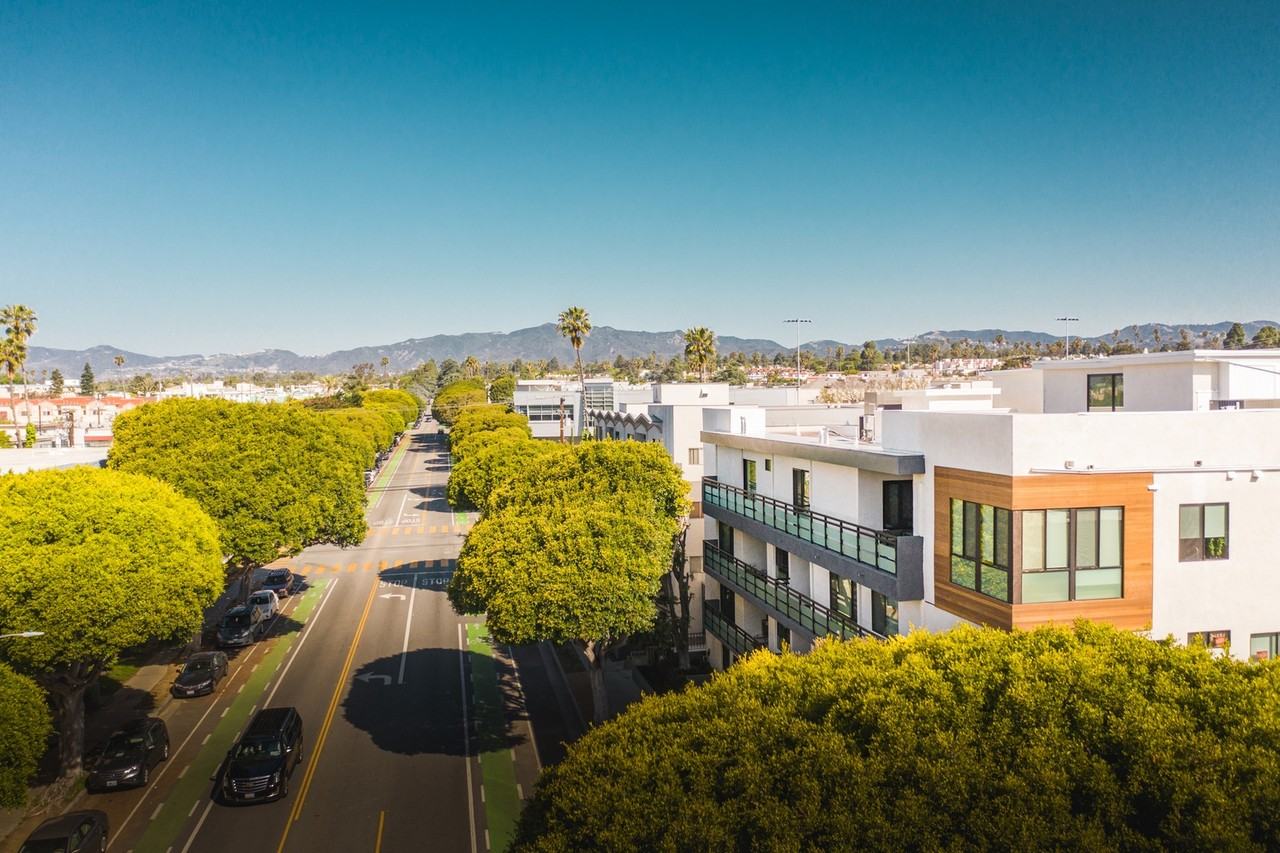 1115 SM Apartments - Photo 7 of 19