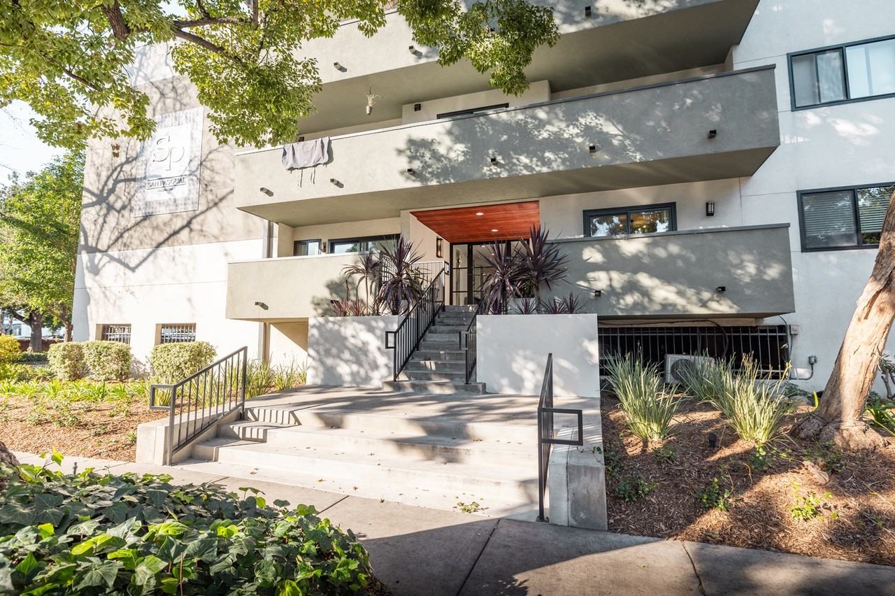 975 San Pasqual Apartments - Photo 4 of 43