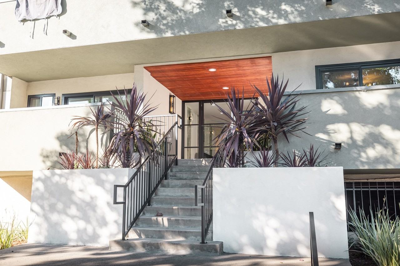 975 San Pasqual Apartments - Photo 5 of 43