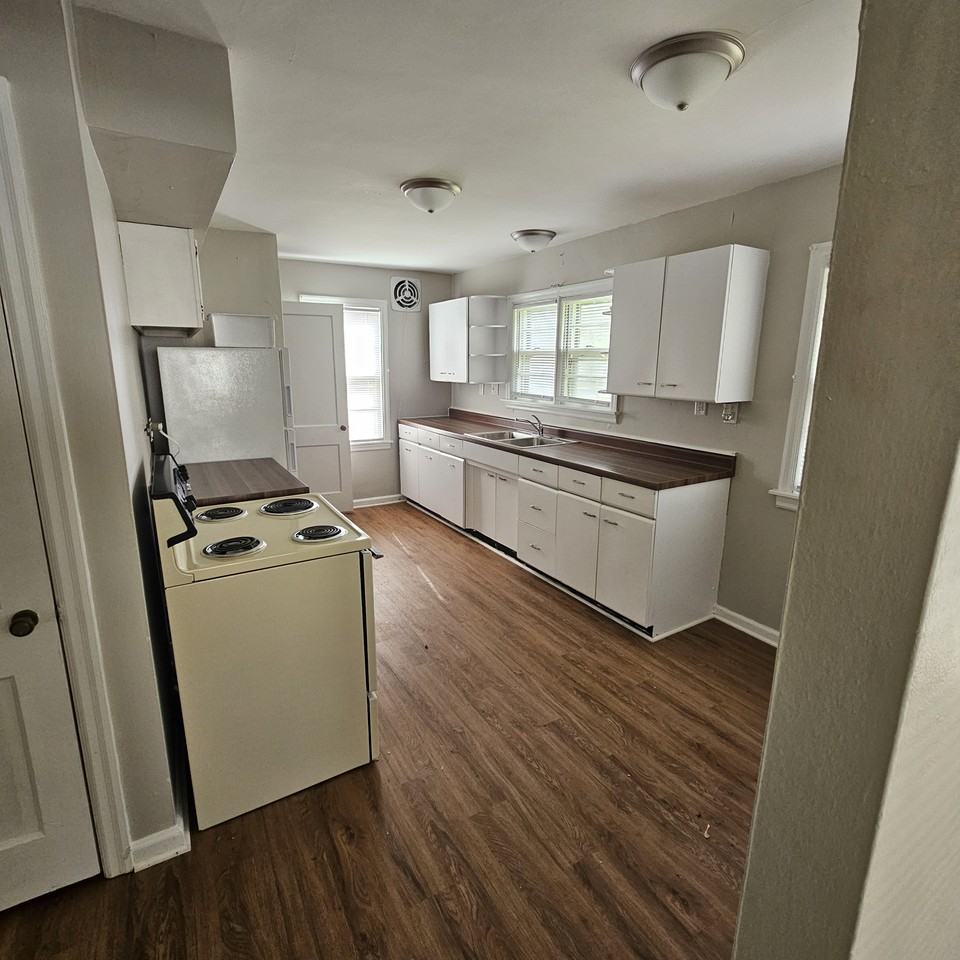 3009 West Krause Avenue - Photo 3 of 14