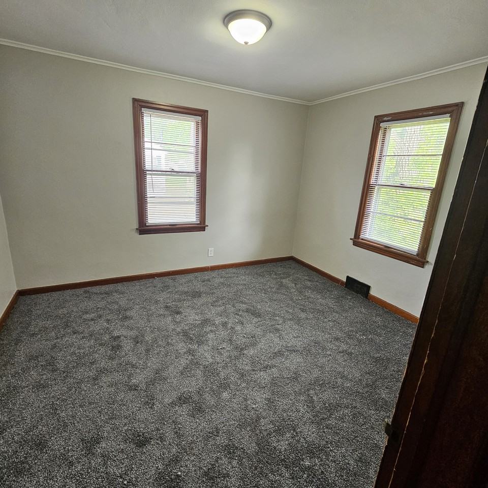 3009 West Krause Avenue - Photo 5 of 14