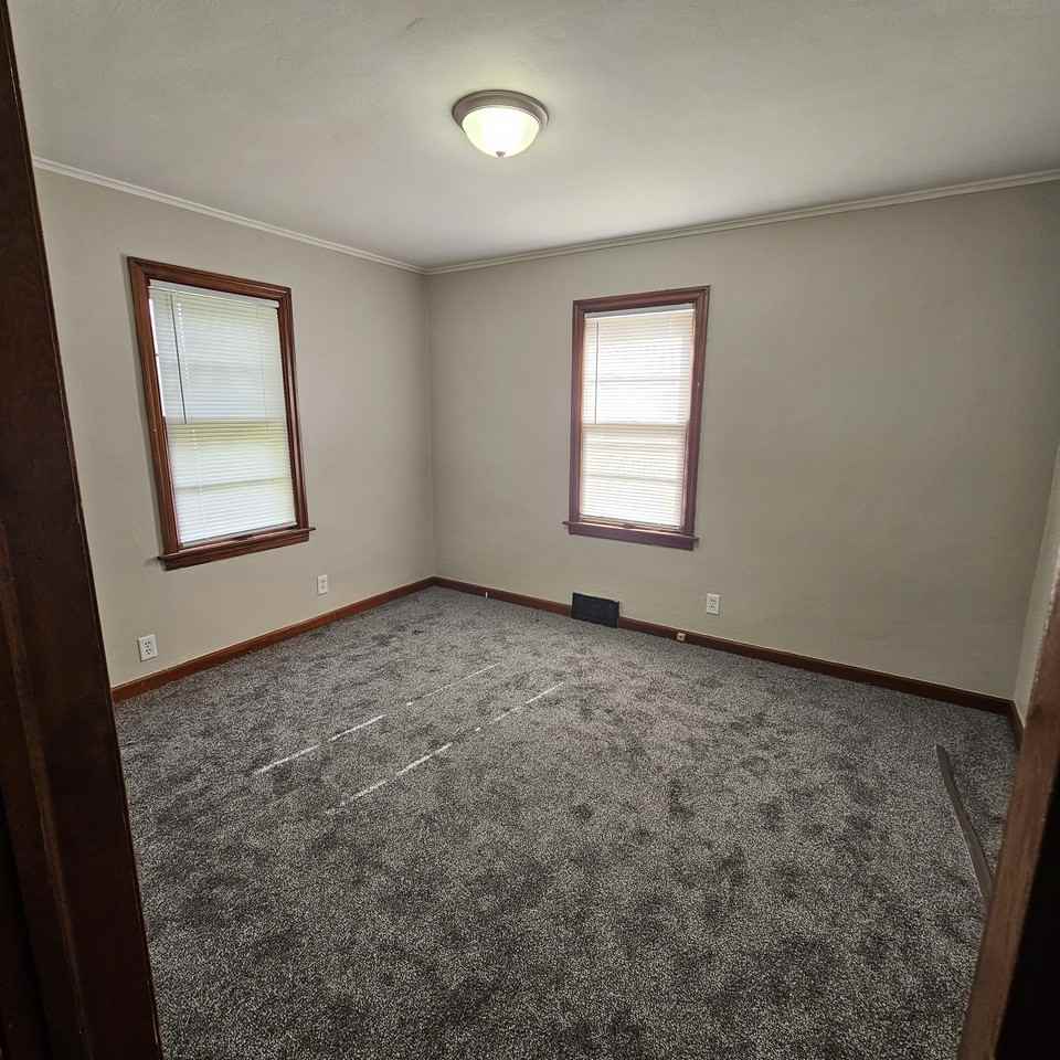 3009 West Krause Avenue - Photo 6 of 14