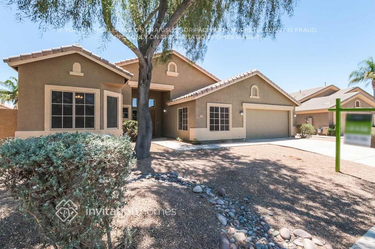 2551 S Drexel - Photo 2 of 16