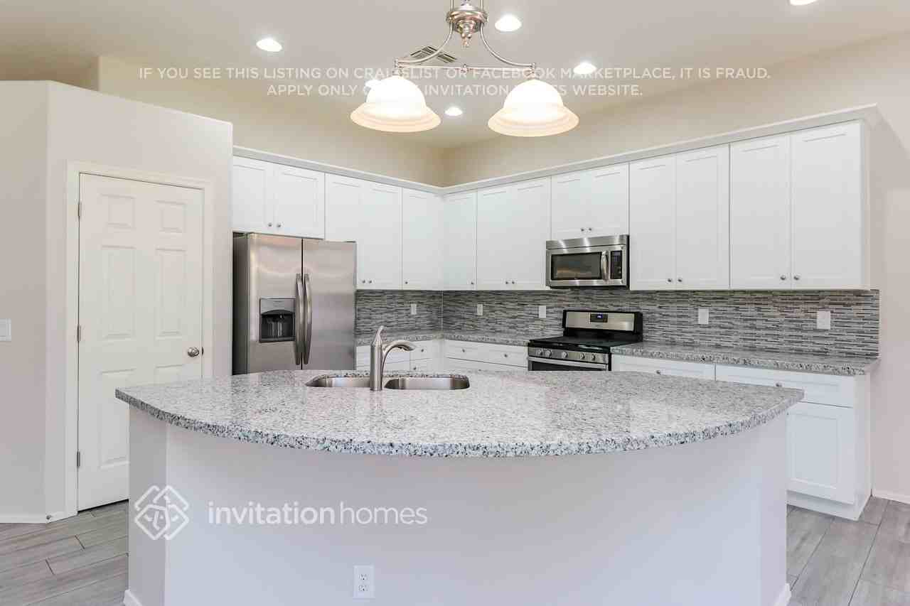 2551 S Drexel - Photo 7 of 16