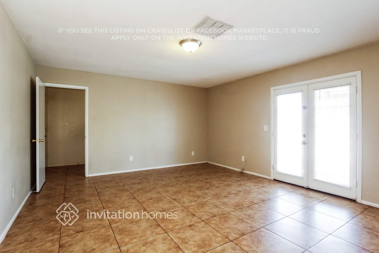 8944 W Mountain View Rd - Photo 5 of 17