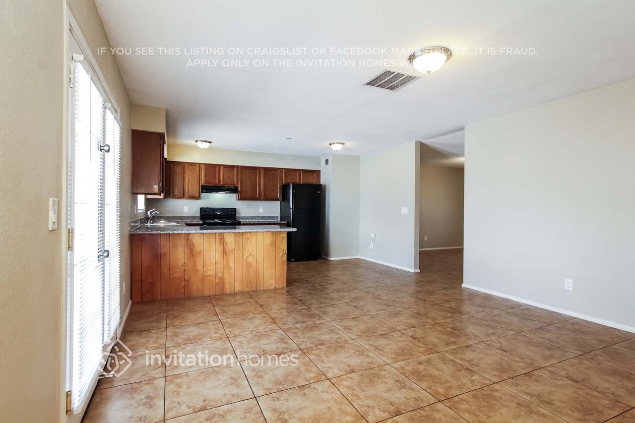 8944 W Mountain View Rd - Photo 6 of 17