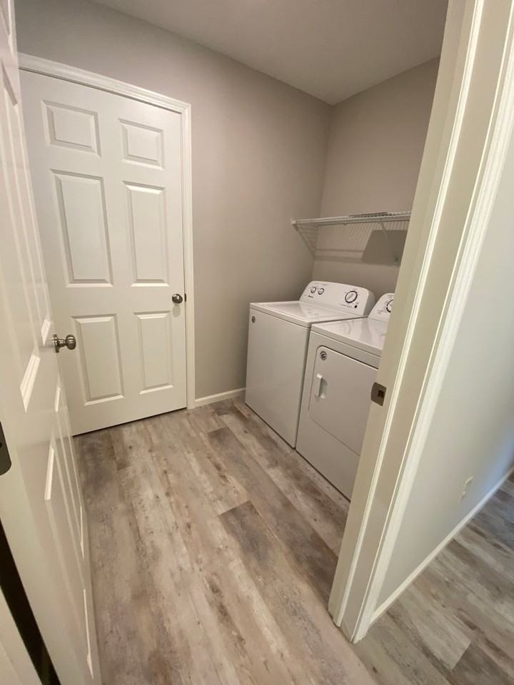 1551 Gunston Drive #B - Photo 3 of 12