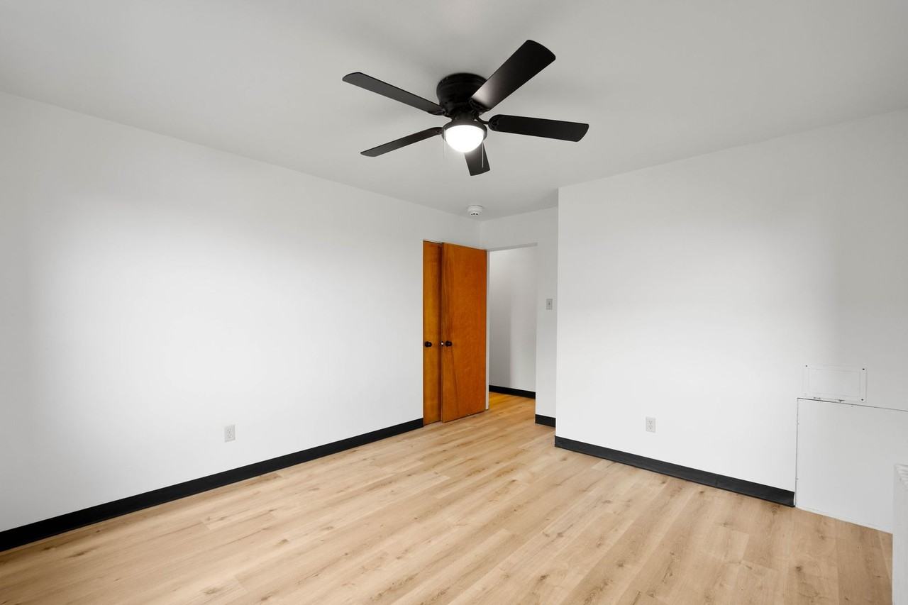 2117 Brownsville Road - Photo 7 of 25