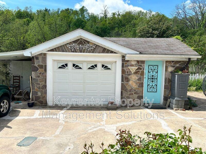 3922 Churchville Ave - Photo 3 of 39