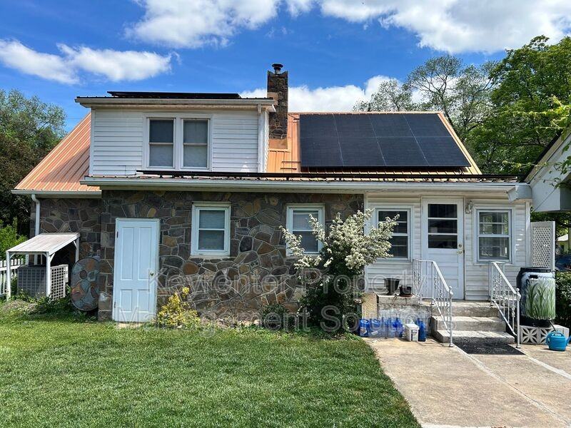 3922 Churchville Ave - Photo 5 of 39