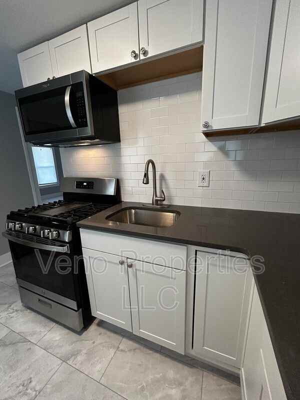 96 Walworth St #1 - Photo 2 of 12