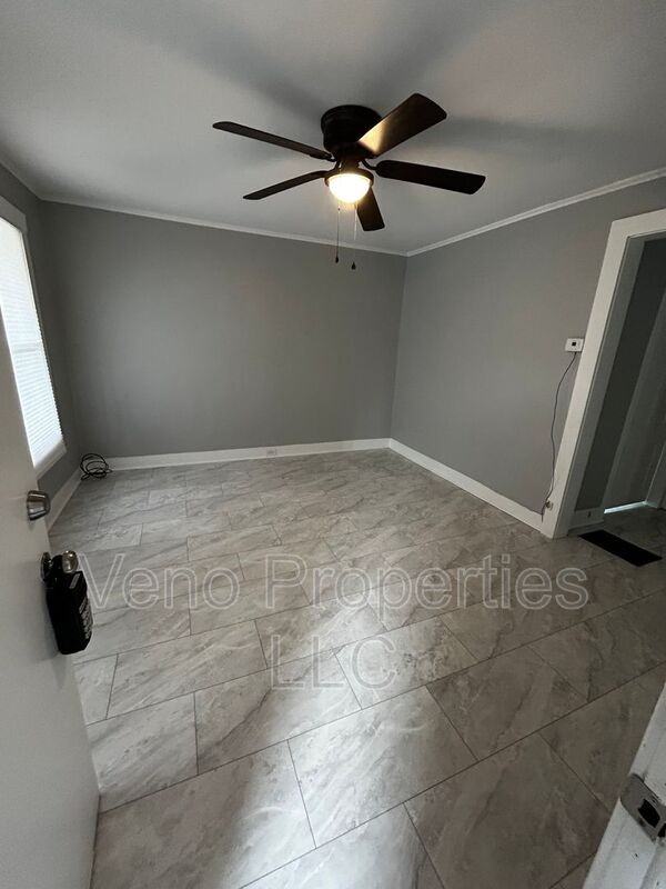 96 Walworth St #1 - Photo 5 of 12