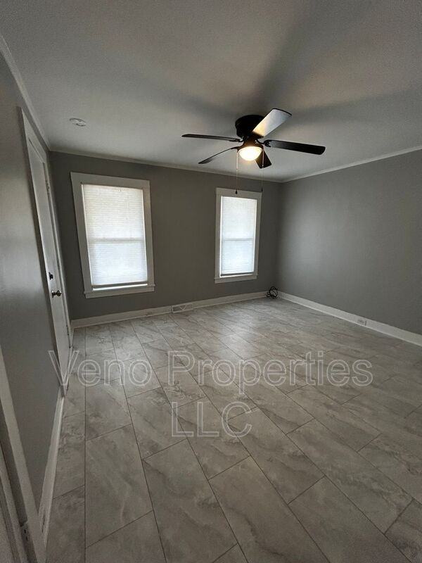 96 Walworth St #1 - Photo 6 of 12