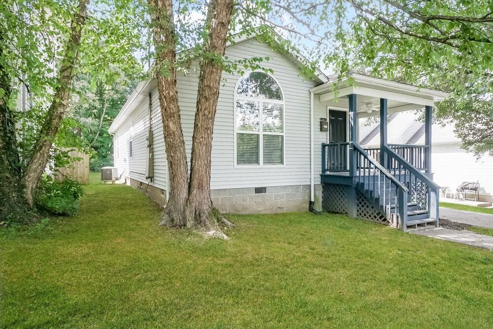 1818 Jefferson Ave - Photo 2 of 21