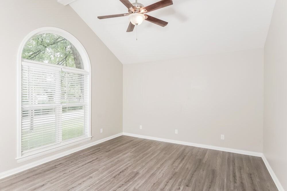 1818 Jefferson Ave - Photo 4 of 21