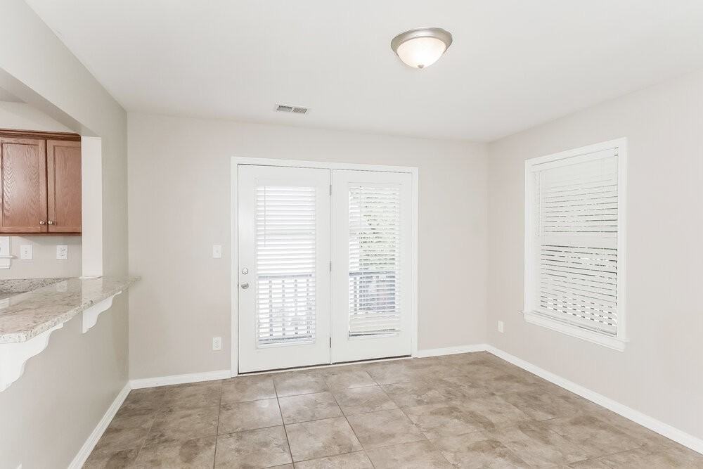 1818 Jefferson Ave - Photo 6 of 21