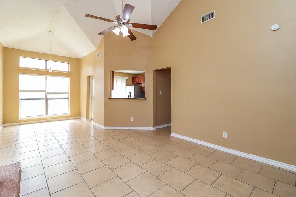 6721 Rhea Ridge Dr - Photo 4 of 16