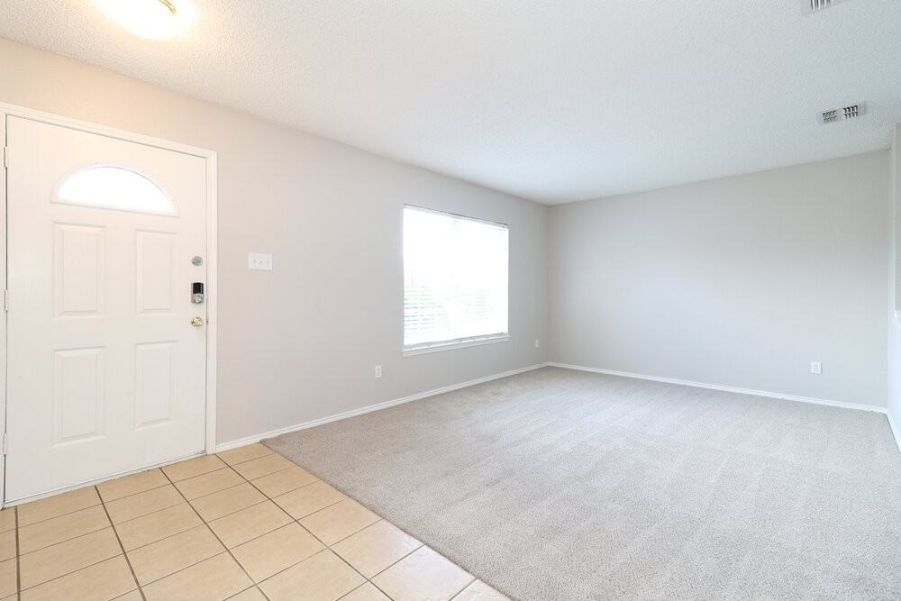 4668 Cool Ridge Ct - Photo 4 of 17