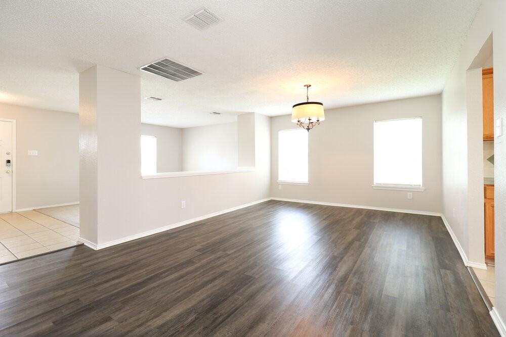 4668 Cool Ridge Ct - Photo 5 of 17