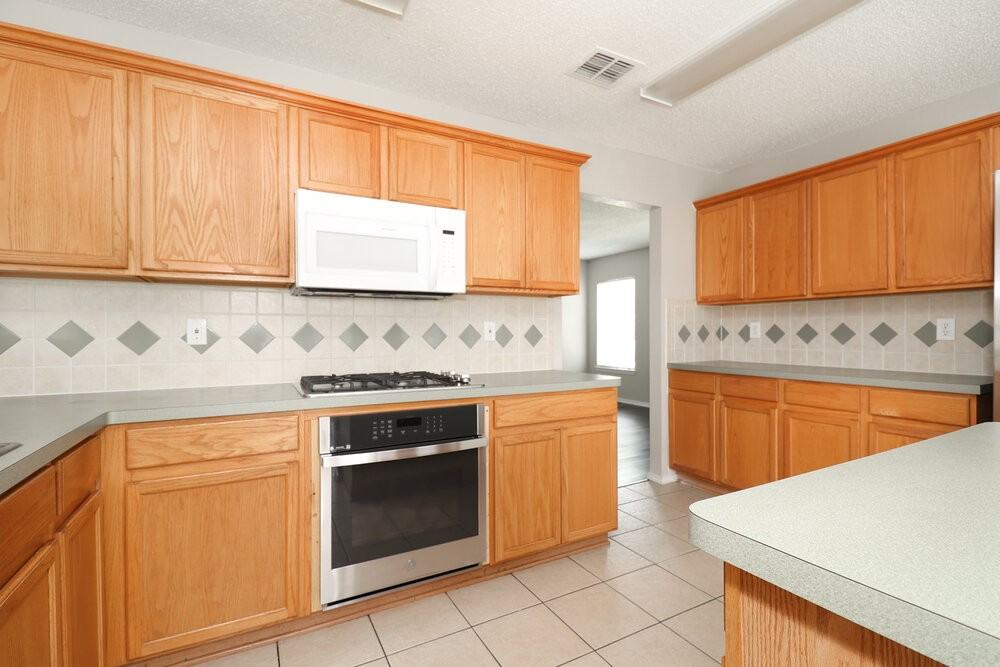 4668 Cool Ridge Ct - Photo 6 of 17