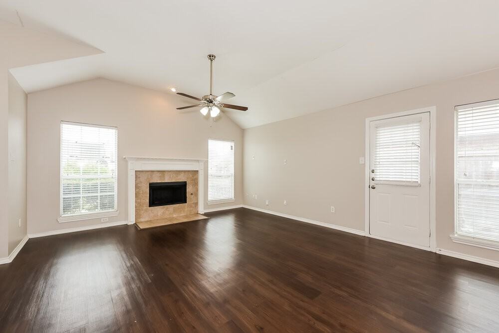 2525 Spring Rain Dr - Photo 5 of 16