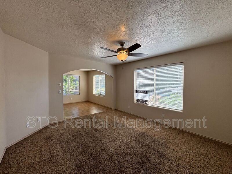 425 Es #2 - Photo 2 of 25