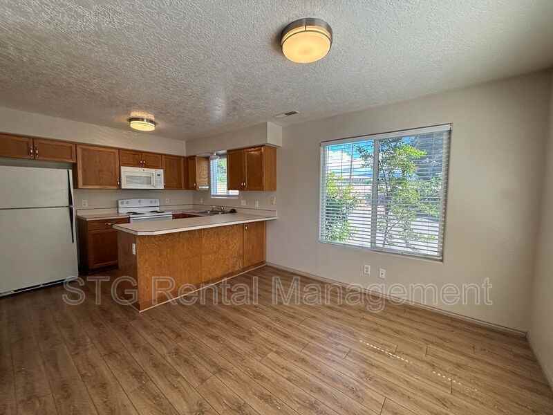 425 Es #2 - Photo 5 of 25