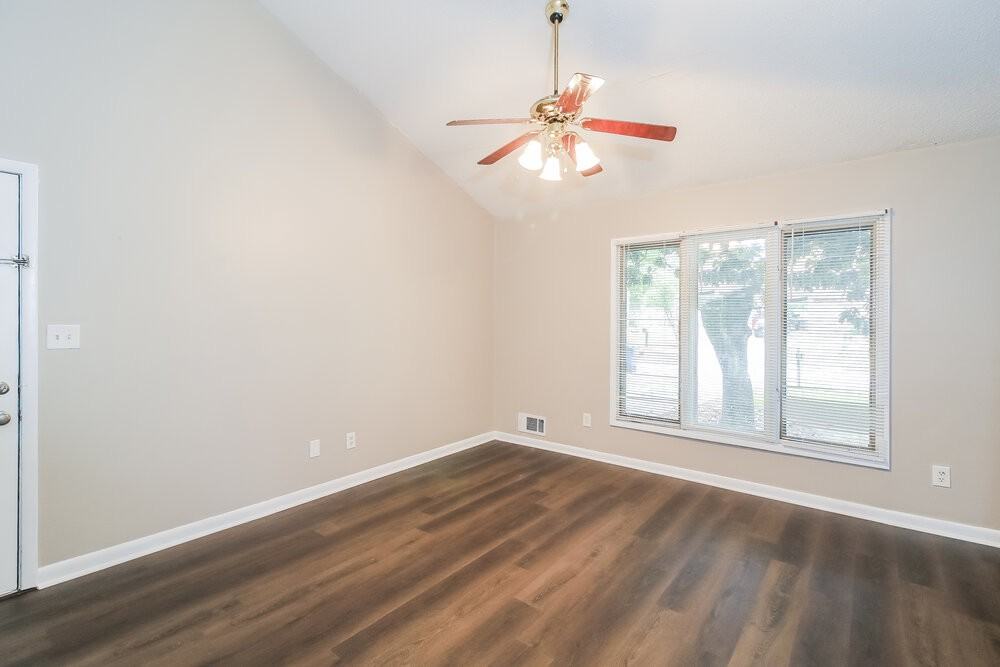 2112 Golfview Dr Se - Photo 6 of 17