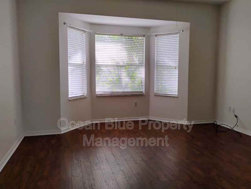 20716 Eustis Rd - Photo 3 of 10