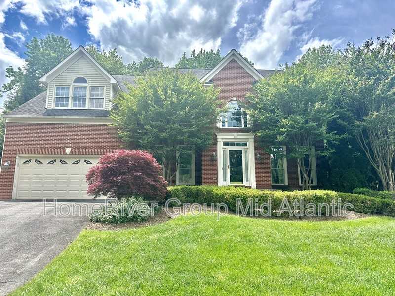 8308 Holly Haven Ln - Photo 2 of 21