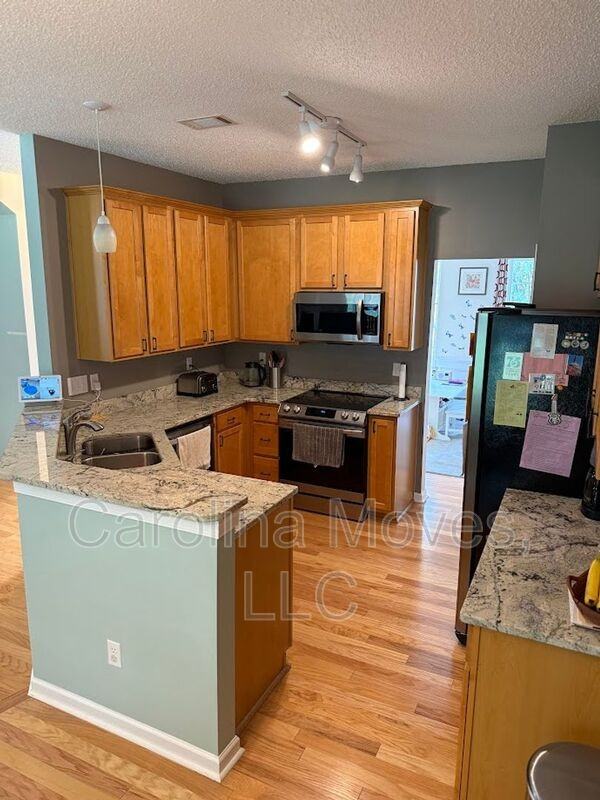 510 Grafton Ct - Photo 2 of 15