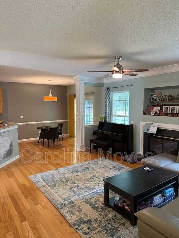 510 Grafton Ct - Photo 3 of 15