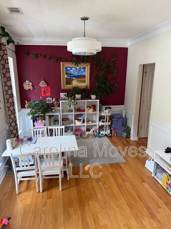 510 Grafton Ct - Photo 4 of 15
