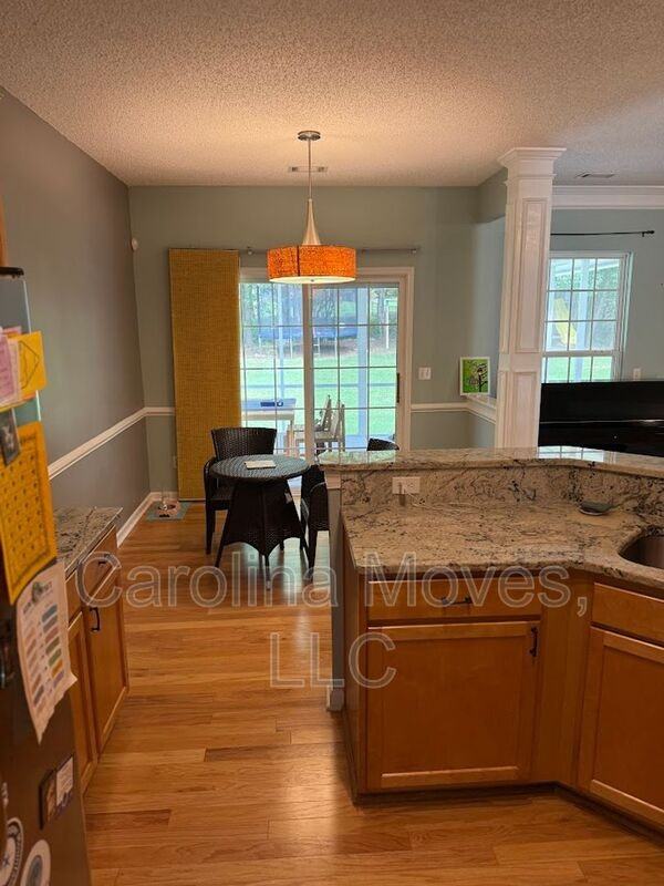 510 Grafton Ct - Photo 6 of 15