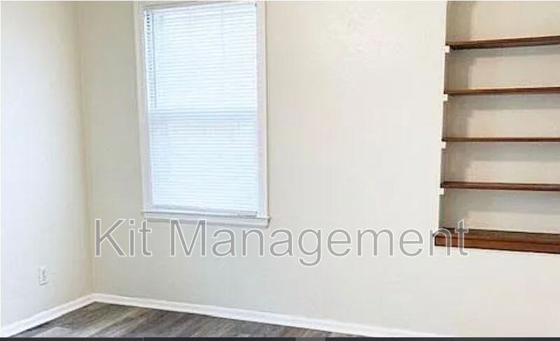 1037 Slater St - Photo 5 of 10