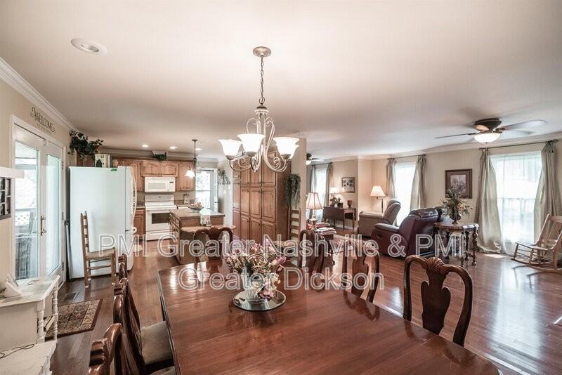 1013 Britton Ave - Photo 6 of 14