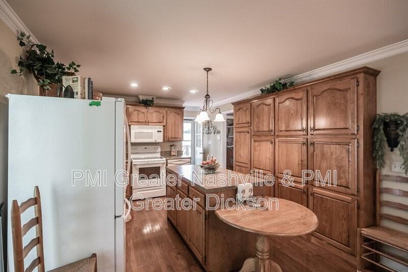 1013 Britton Ave - Photo 7 of 14