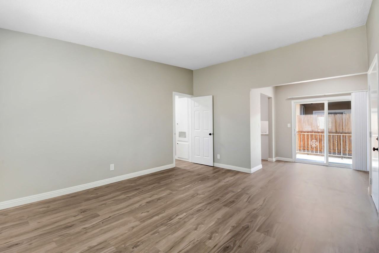 525 N San Gabriel Avenue - Photo 5 of 38