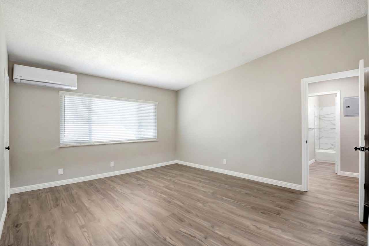 525 N San Gabriel Avenue - Photo 6 of 38