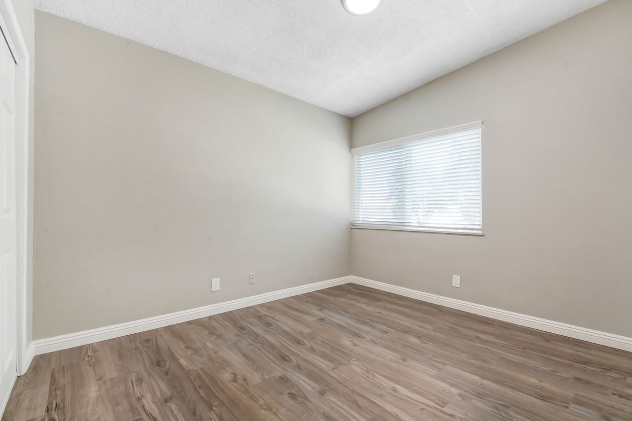 525 N San Gabriel Avenue - Photo 7 of 38