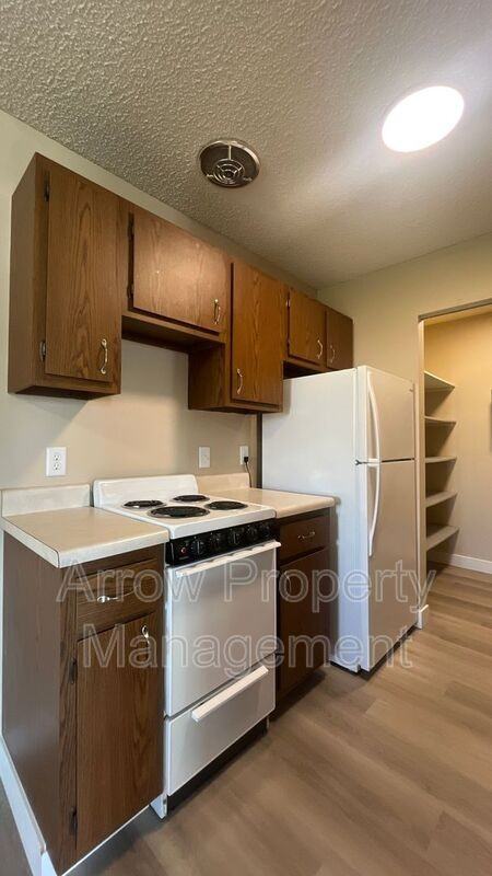 11141 N(Waverly) #22 - Photo 2 of 11