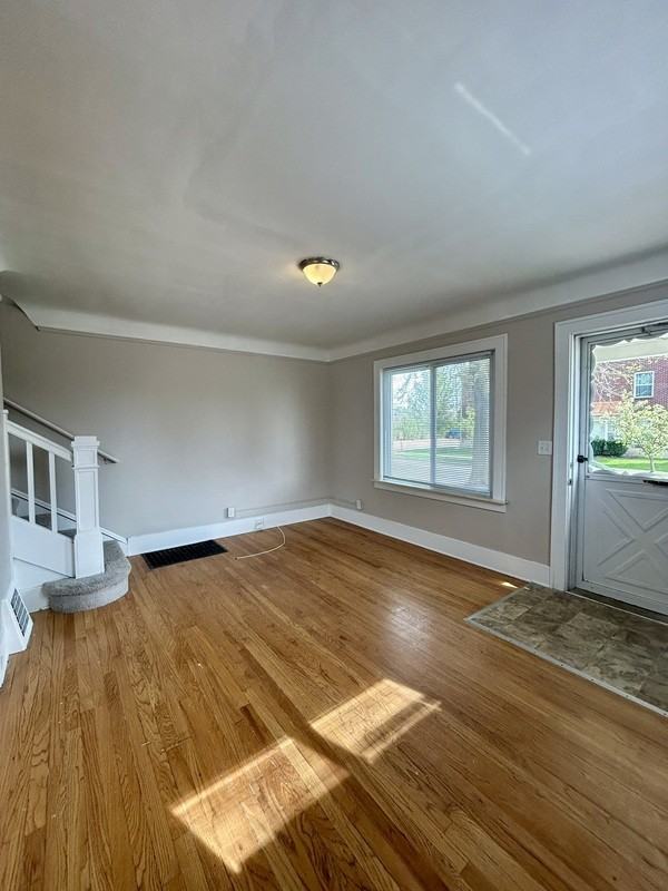 162 Labadie St - Photo 3 of 23