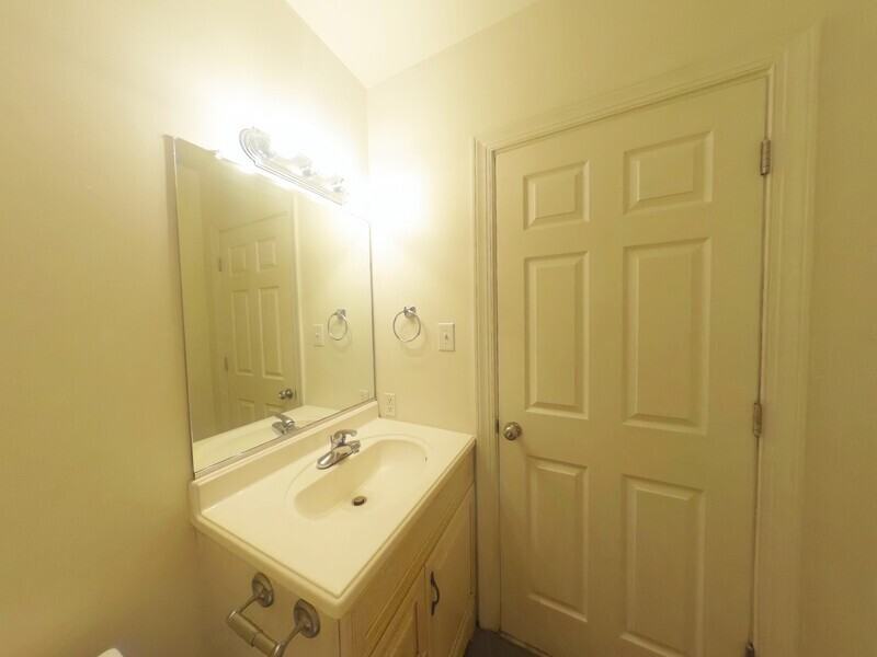 302 Goshen St #102 - Photo 3 of 4