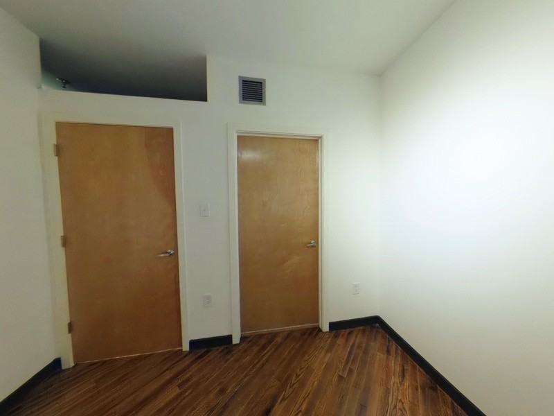 1318 W Broad St #406 - Photo 5 of 6