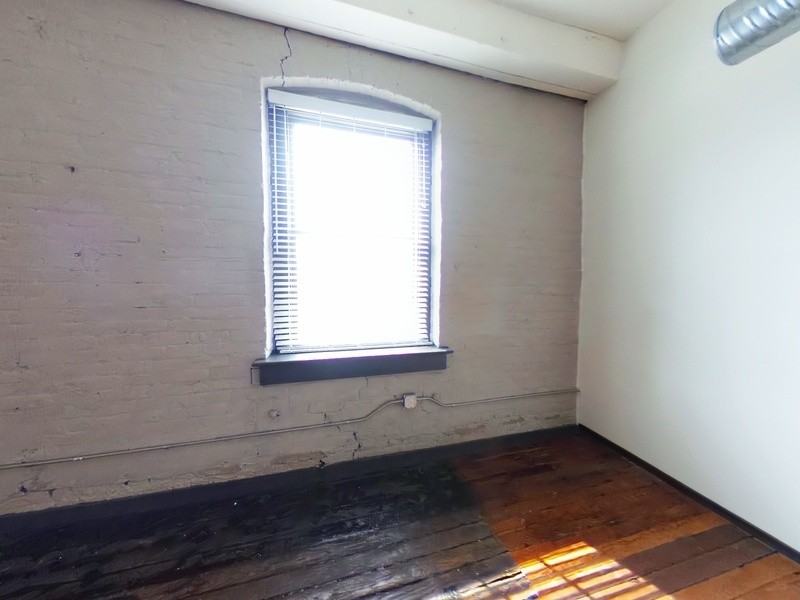 110 S 15th St #308 - Photo 6 of 8