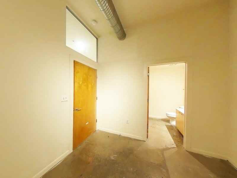 1011 W Marshall St #103 - Photo 5 of 15