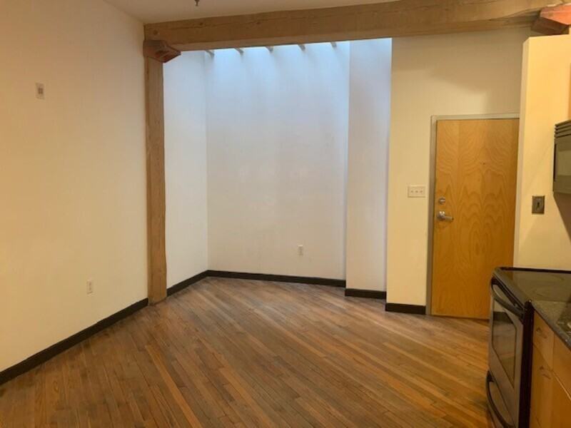 1318 W Broad St #404 - Photo 6 of 7