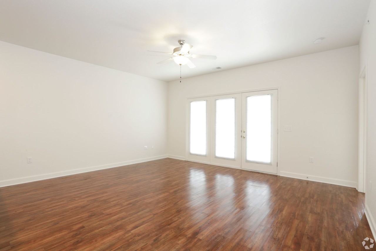 Prestwick Point Apartments - Photo 3 of 14