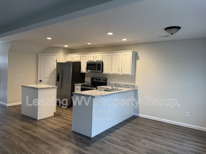 29 Christian Ct #32 - Photo 2 of 15