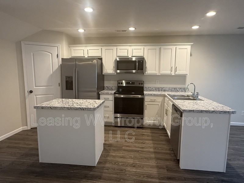 29 Christian Ct #32 - Photo 3 of 15